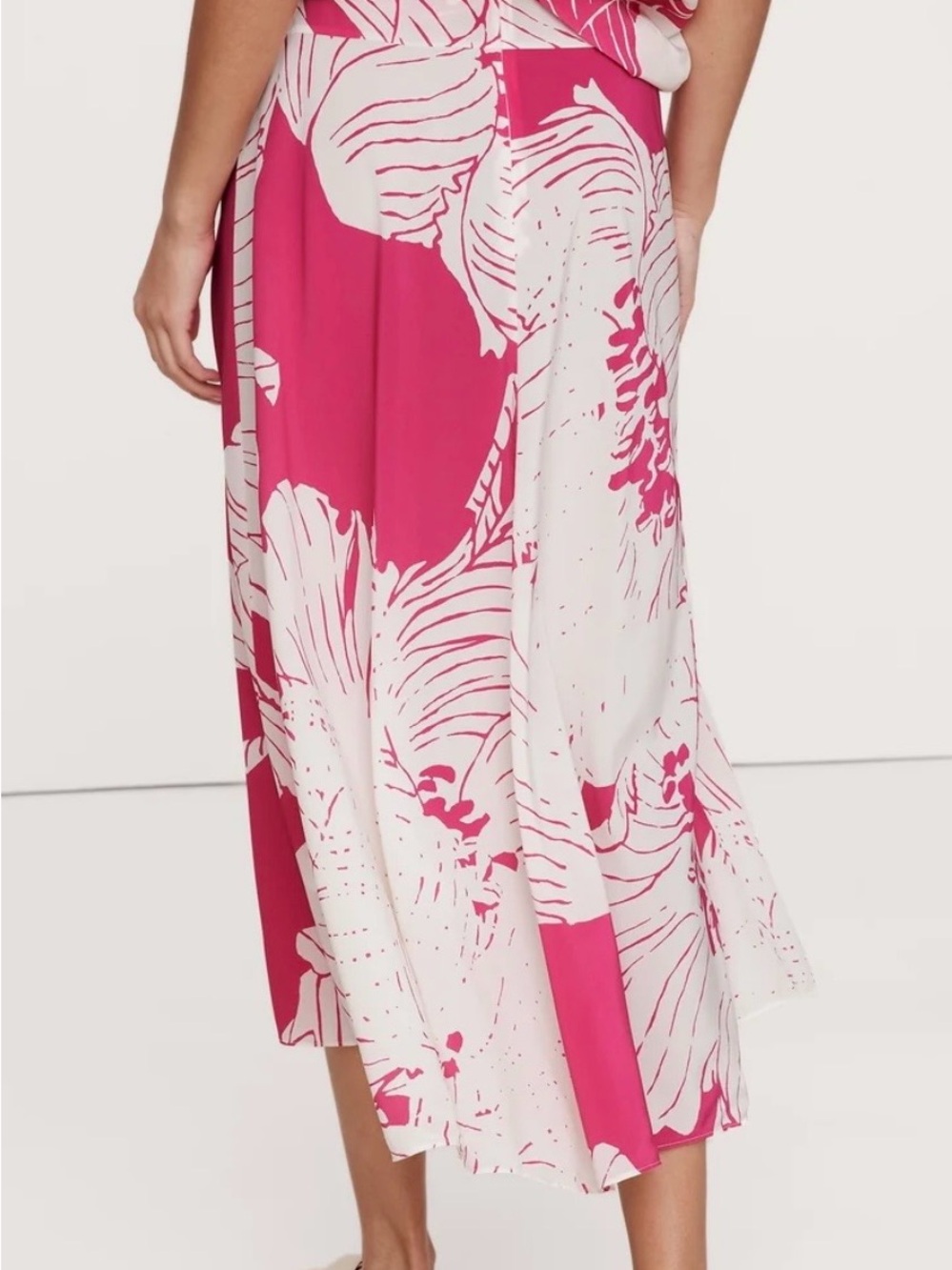 Banana Republic Pink and White Floral Midi Skirt - Picture 3 of 3